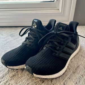 Women’s Adidas Ultraboost shoes 8.5